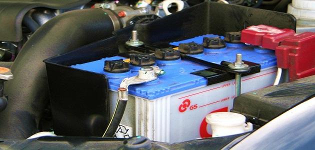 ما هي الأدوات الأساسية لصيانة بطارية السيارة؟